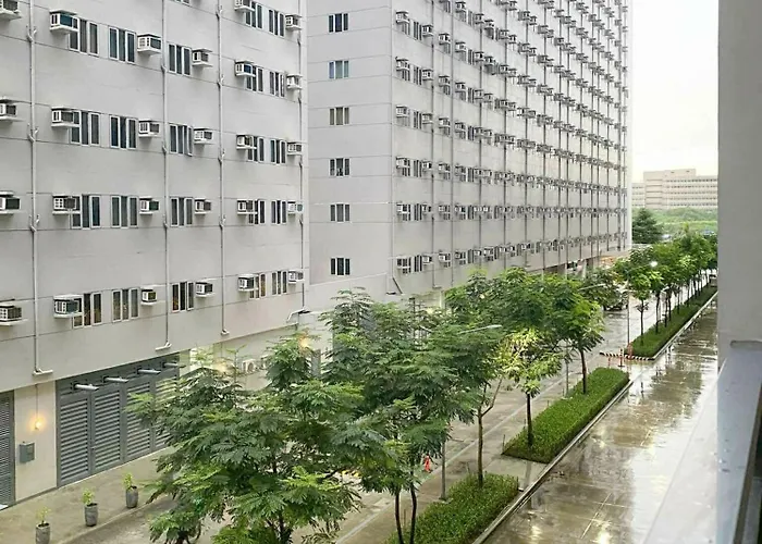 Apartment Warm Retreat With Balcony At Shore 2 Residences